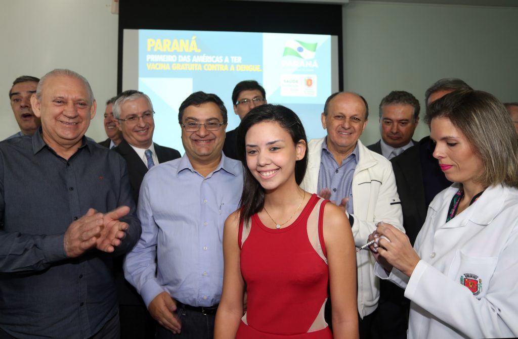 Governador em exerccio, Deputado Ademar Traiano, acompanhado pelo secretrio da sade, Michele Caputo Neto, deputado Luciano Ducci e demais autoridades, participa da abertura da campanha de combate a dengue. Maring, 13/08/2016 Foto: Orlando Kissner / ANPr