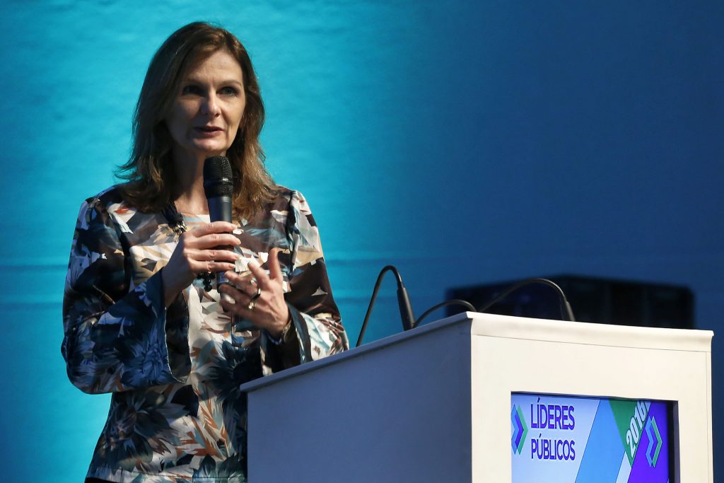 Palestra da Secretária do Tesouro Nacional, Ana Paula Vitali Jane Vescovi, durante o Encontro de Lideres Políticos – Encontro de Prefeitas e Prefeitos Eleitos do Paraná. Foz do Iguaçu, 02- 12-16. Foto: Arnaldo Alves / ANPr.