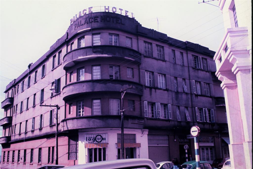 O Hotel no início dos anos 1970, pouco antes de iniciar a primeira reforma.