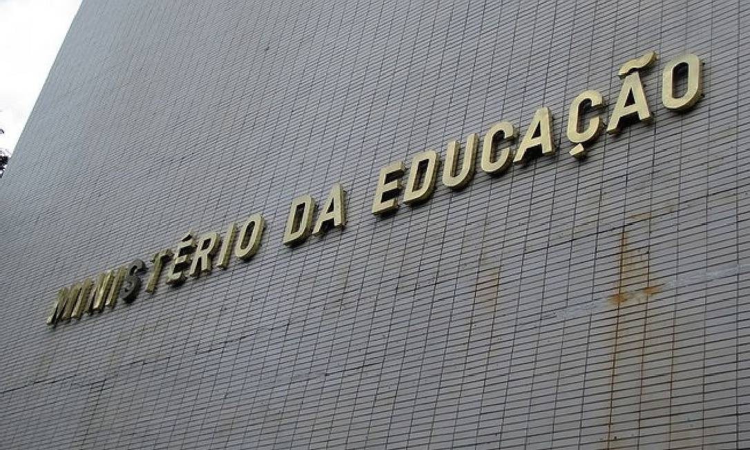 MEC prepara material para explicar nova política de alfabetização
