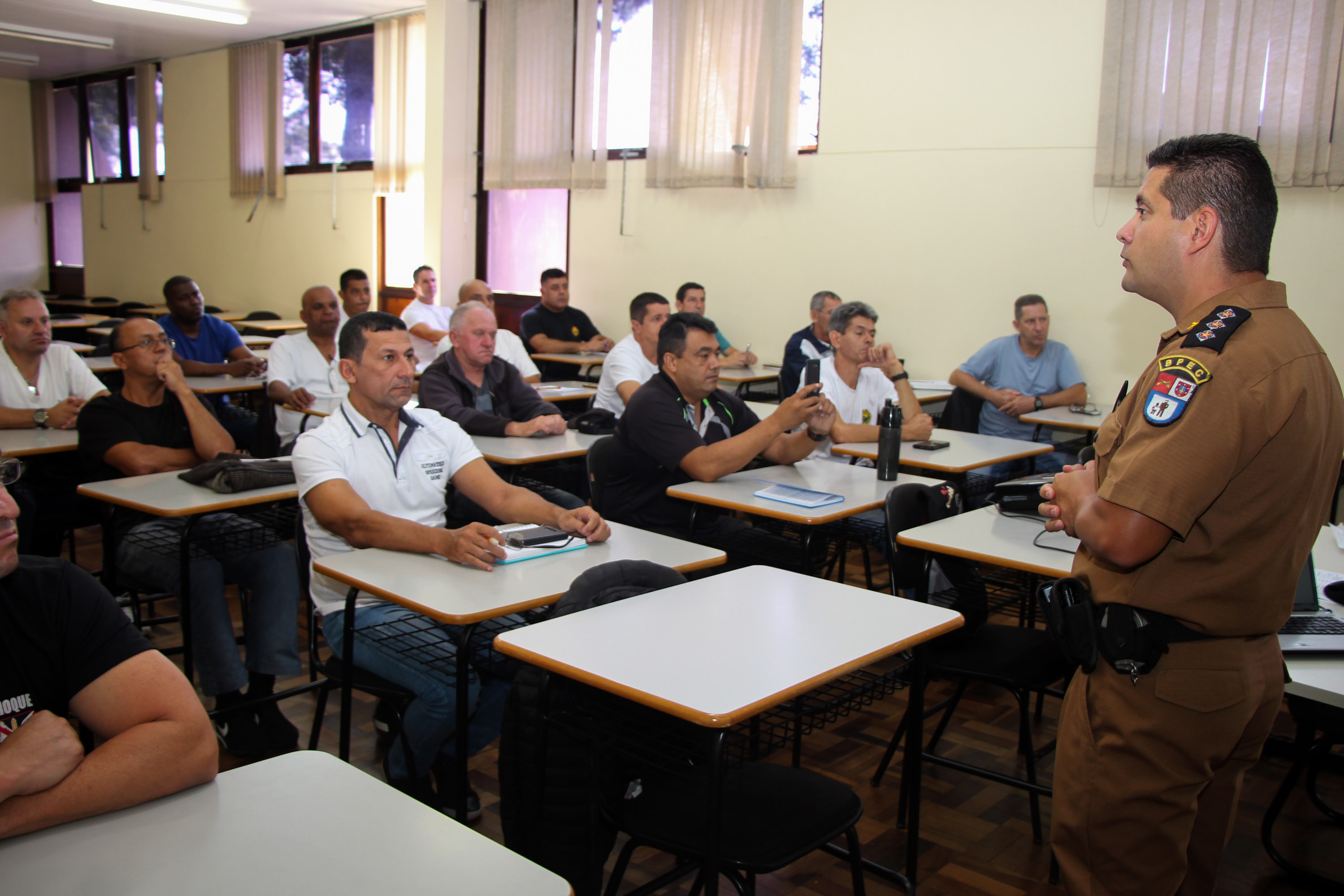 PMs iniciam treinamento para atuar na segurança das escolas