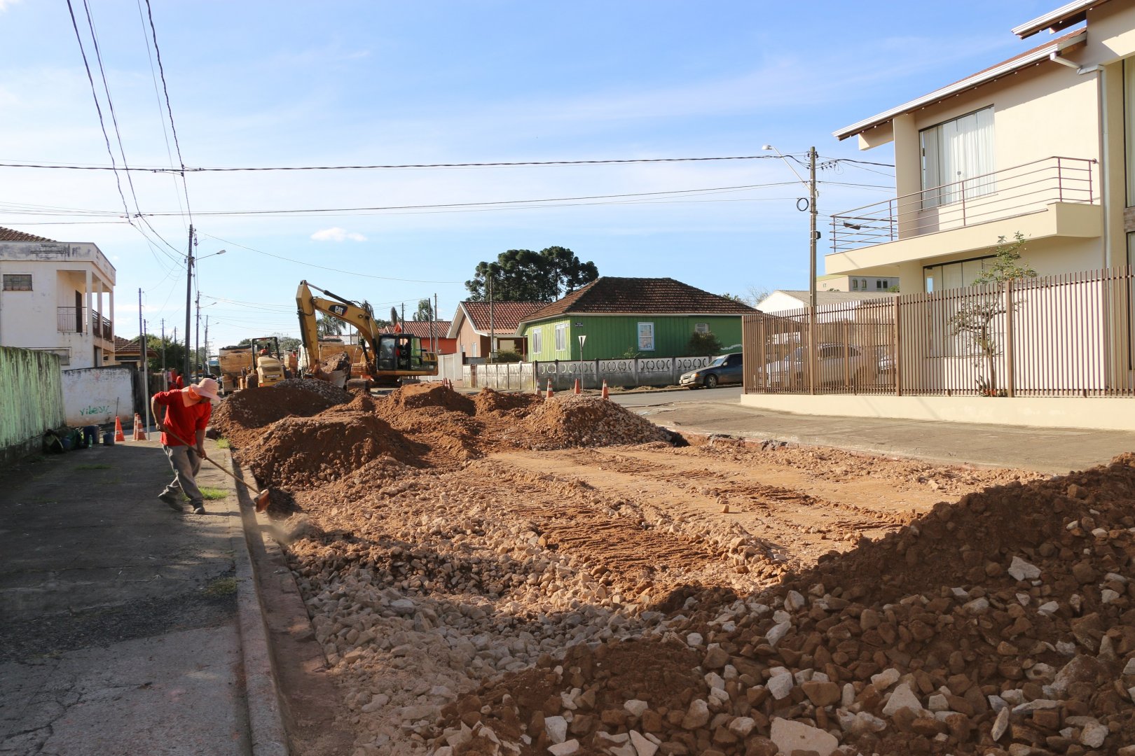 Prefeitura inicia recuperação de asfalto em Castro