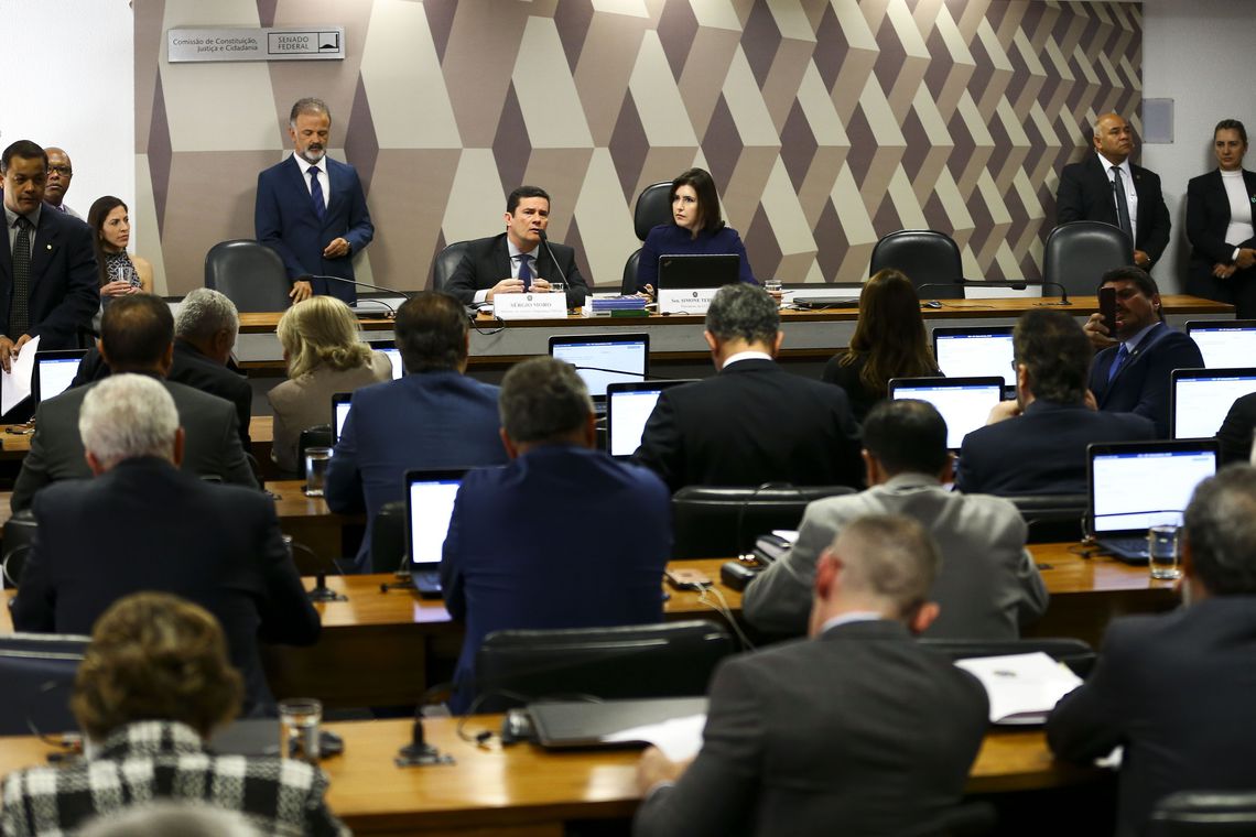 Moro afirma no Senado que modelo processual brasileiro exige parcimônia de juiz