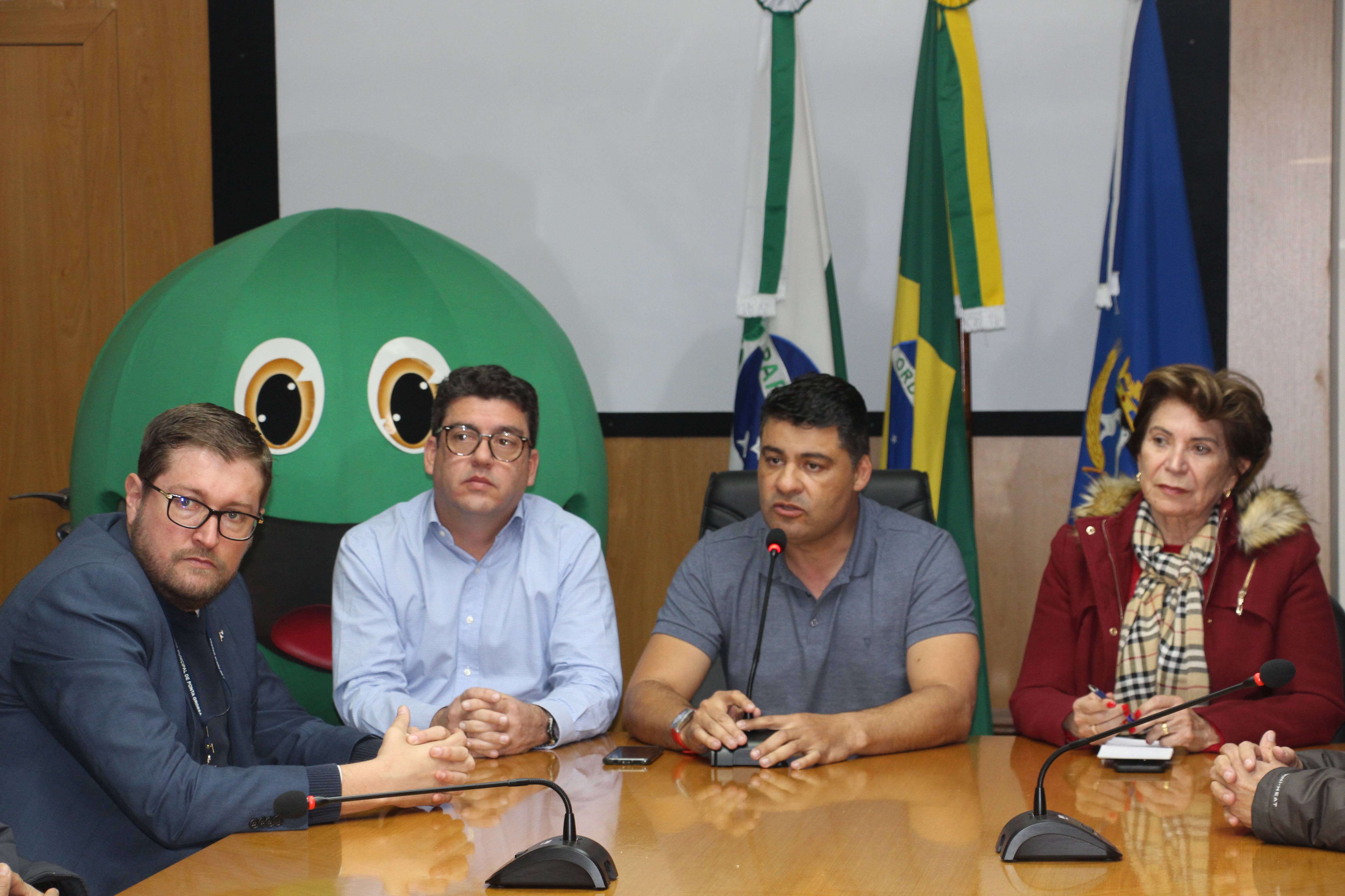 Rangel anuncia fim do Aterro do Botuquara após 50 anos