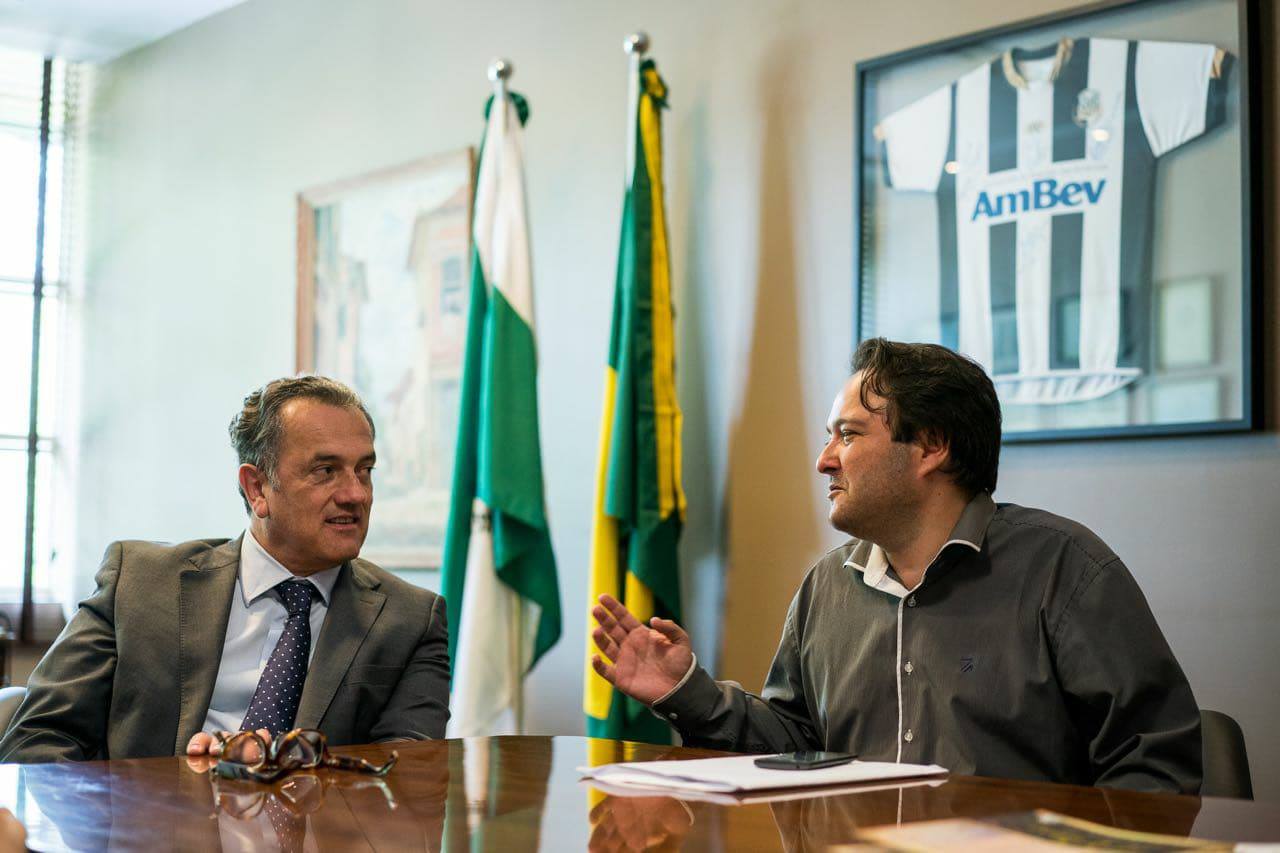 Plauto destina veículo para Agência do Trabalhador de PG e seis ambulâncias para cidades da região