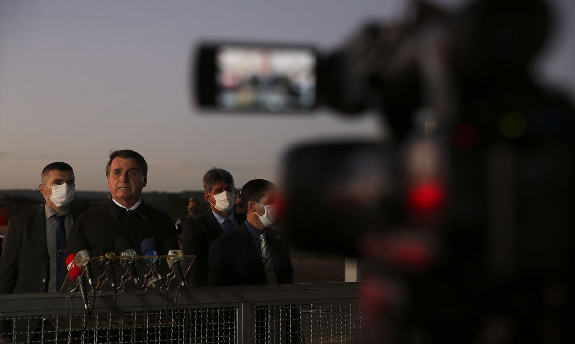 Bolsonaro diz que Brasil pode sair da Organização Mundial da Saúde