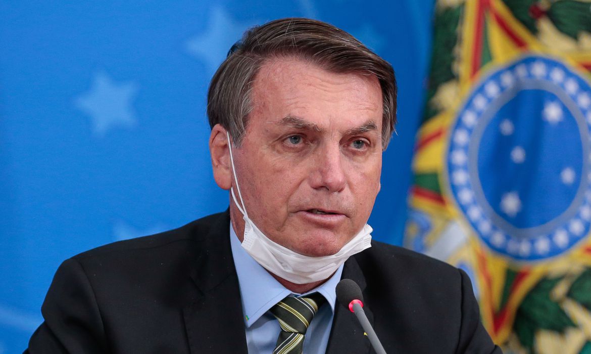 Presidente Jair Bolsonaro testa positivo para Covid-19