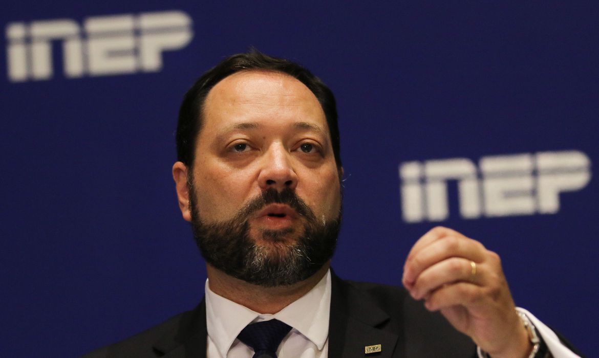 Inscritos no Enem querem prova em maio de 2021, mostra enquete do MEC