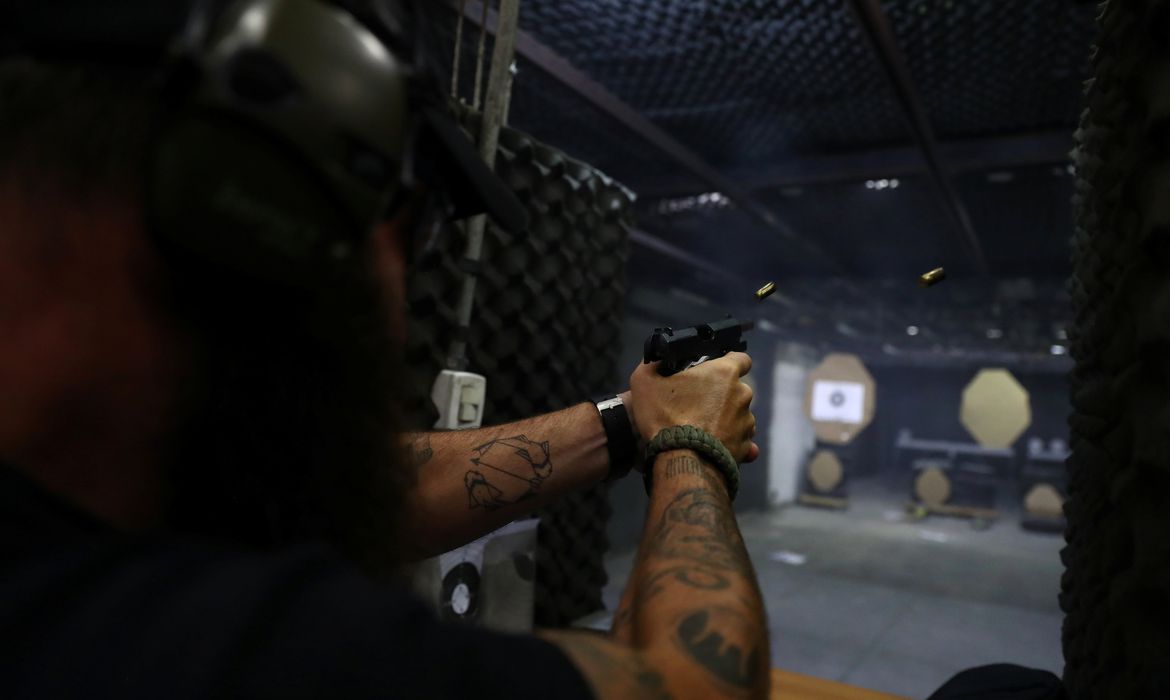 Norma da Polícia Federal reduz burocracia para porte de armas
