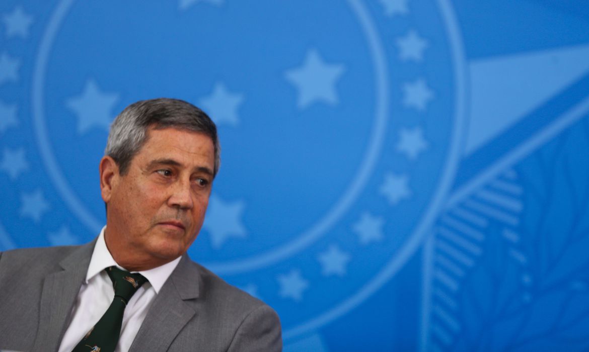 Ministro Braga Netto tem resultado positivo para Covid-19