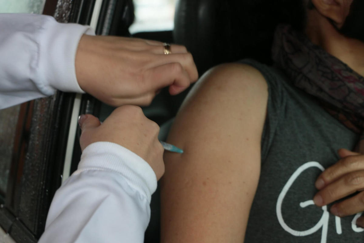 Castro abre agendamento de vacina para faixa etária de 48 e 49 anos