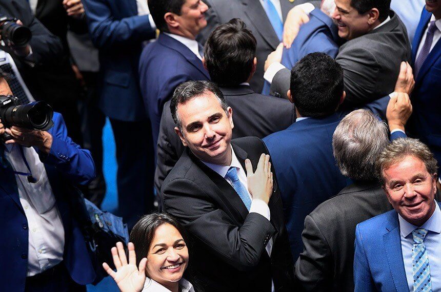 Rodrigo Pacheco vence eleição e continuará no comando do Senado