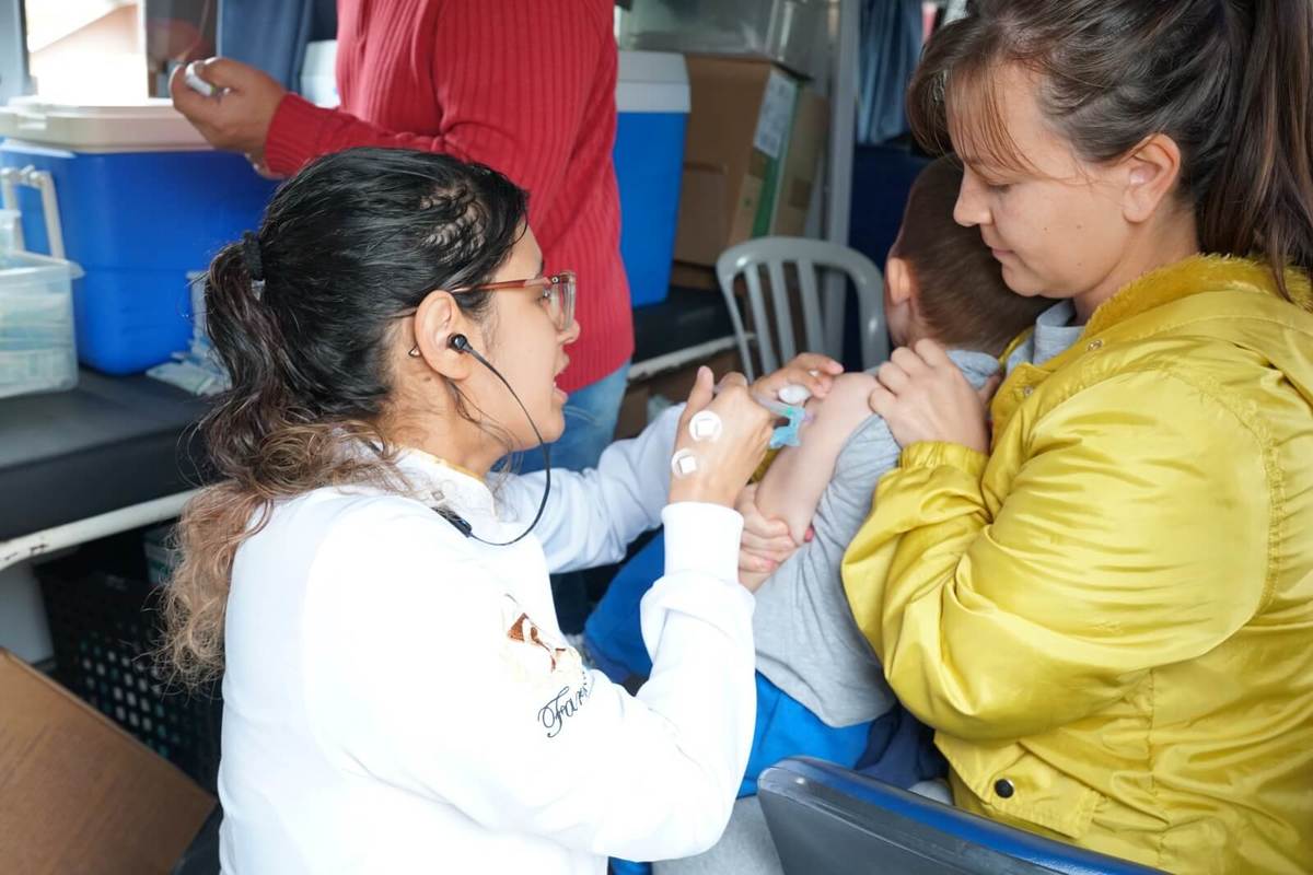 Crianças menores de cinco anos devem iniciar e completar esquema de vacinação contra covid